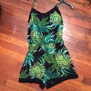 Catos Shorts jumper. Never worn.